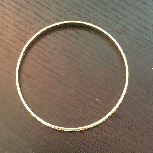 🟢 faux elegant gold bangle - Picture 3 of 3